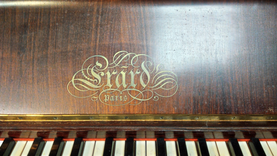 clic pour ouvrir dans un nouvel onglet piano droit Erard à acheter sur Montpellier